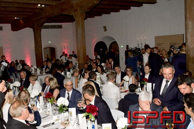 FCN-Empfang-Stadt-020031-Gala-Abend