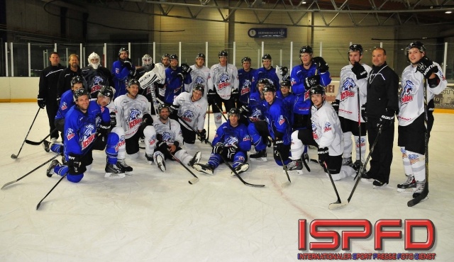 DTM-meets-Icehockey-10289-Wickens-Gruppenfoto